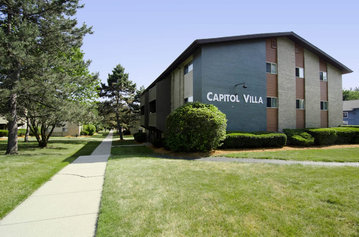 Photos and Video of Capitol Villa Apartments in East Lansing, MI